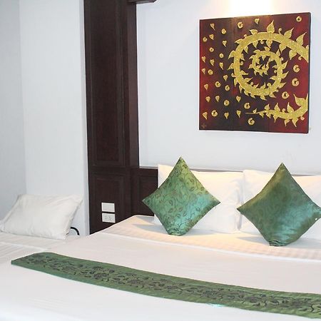 Patong Buri Hotel Buitenkant foto