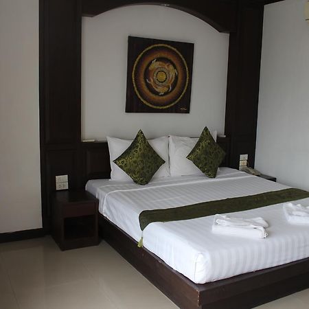 Patong Buri Hotel Buitenkant foto