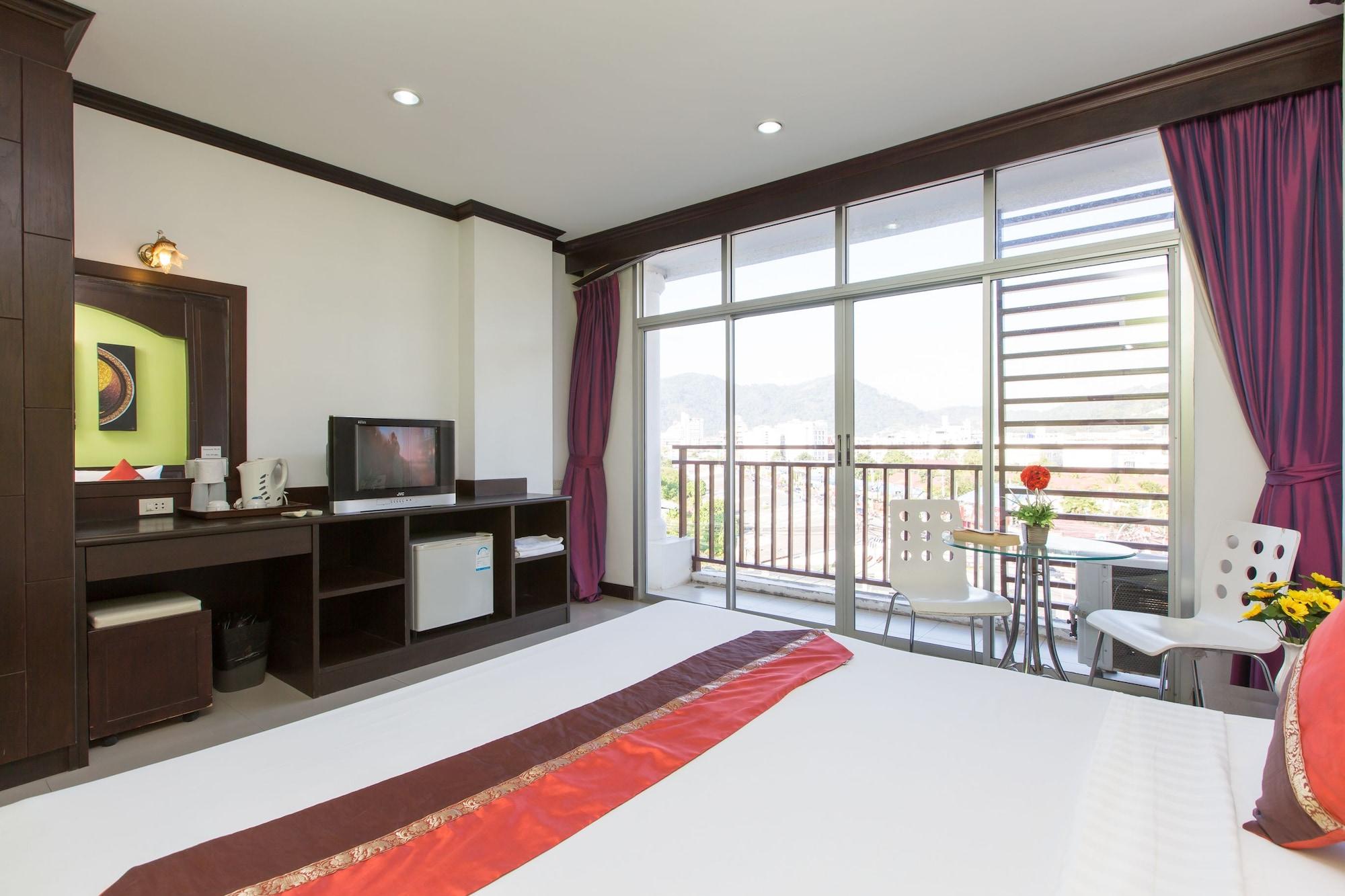 Patong Buri Hotel Buitenkant foto