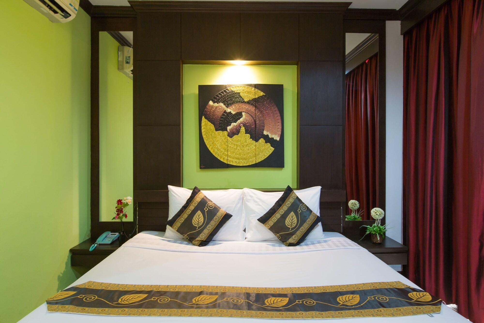 Patong Buri Hotel Buitenkant foto
