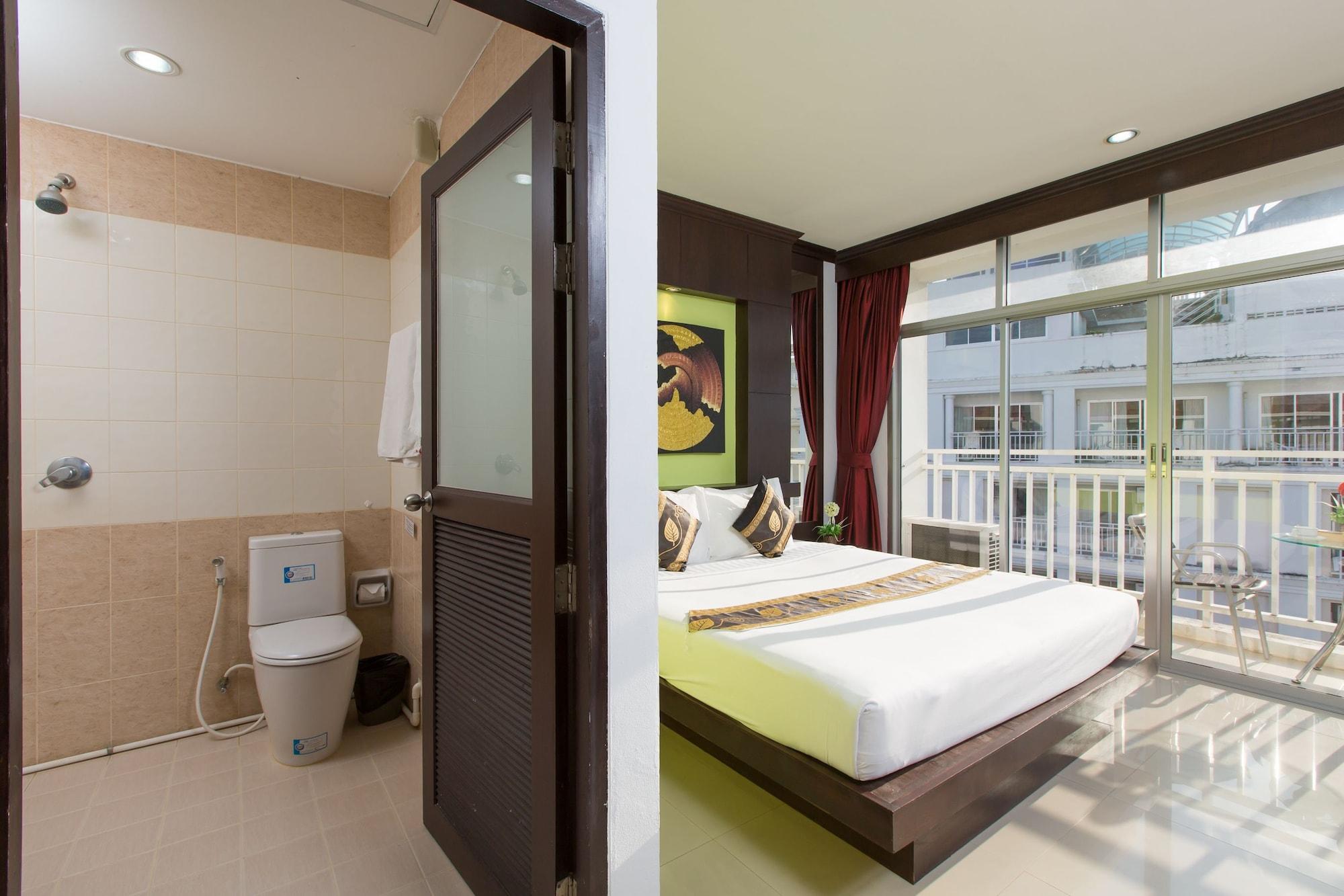Patong Buri Hotel Buitenkant foto