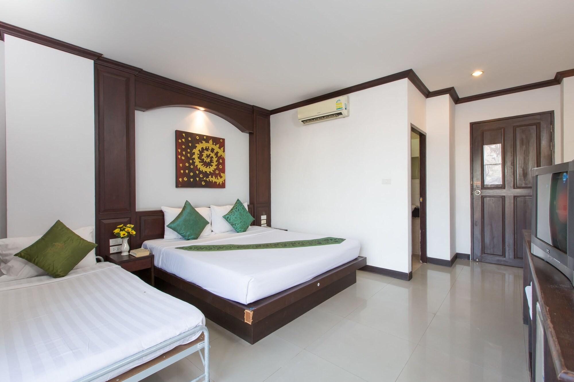 Patong Buri Hotel Buitenkant foto