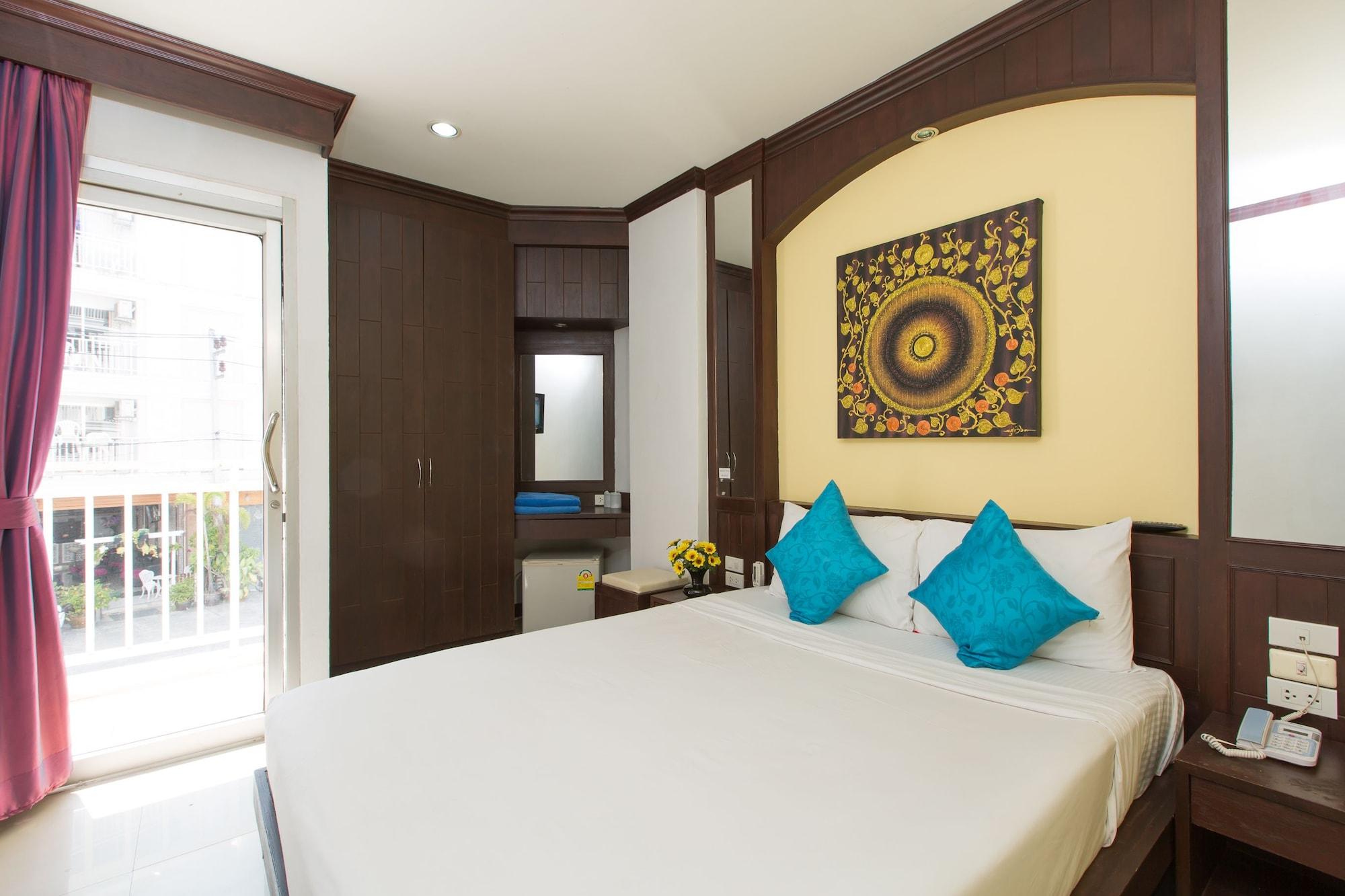 Patong Buri Hotel Buitenkant foto