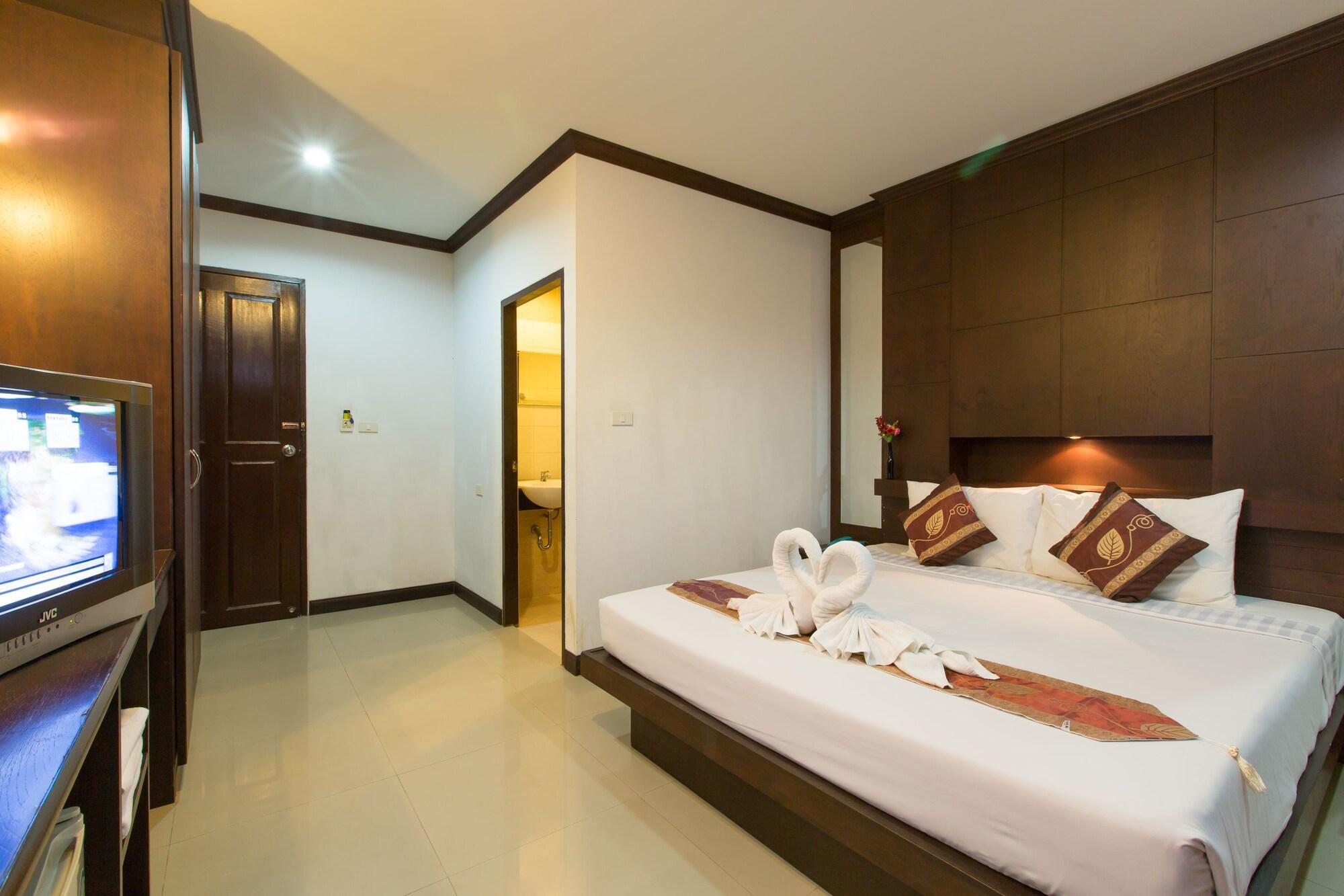 Patong Buri Hotel Buitenkant foto
