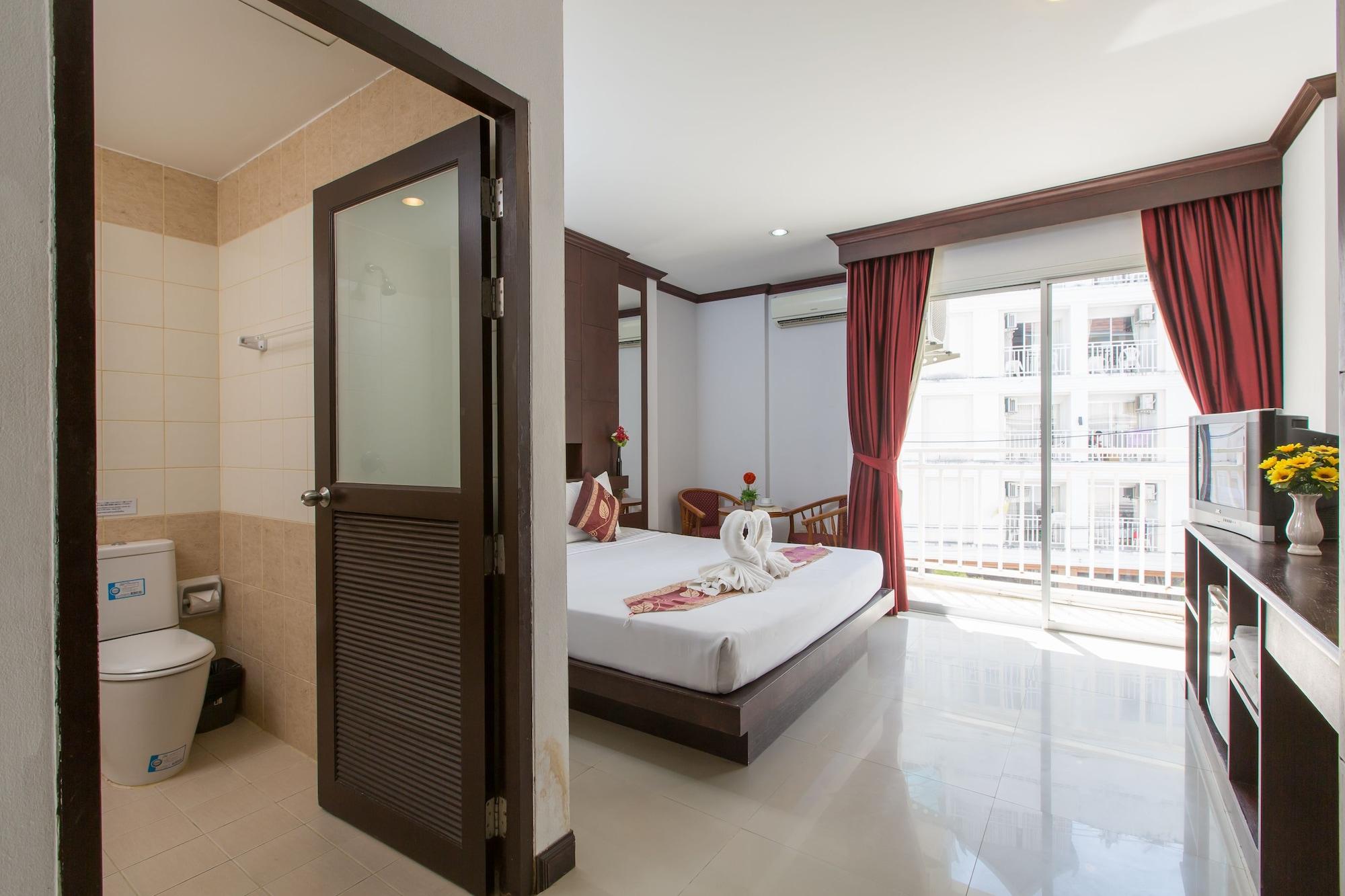 Patong Buri Hotel Buitenkant foto