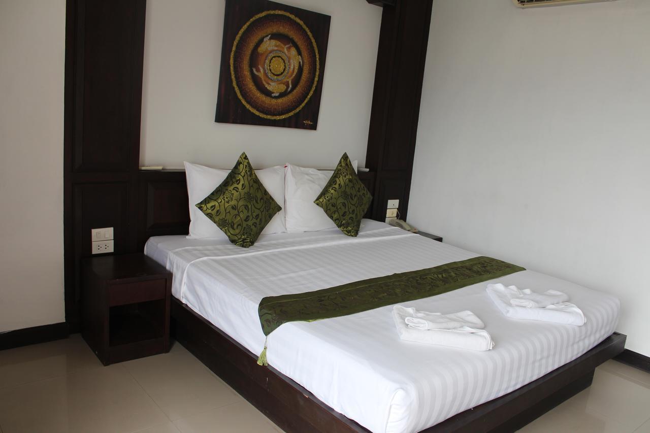 Patong Buri Hotel Buitenkant foto