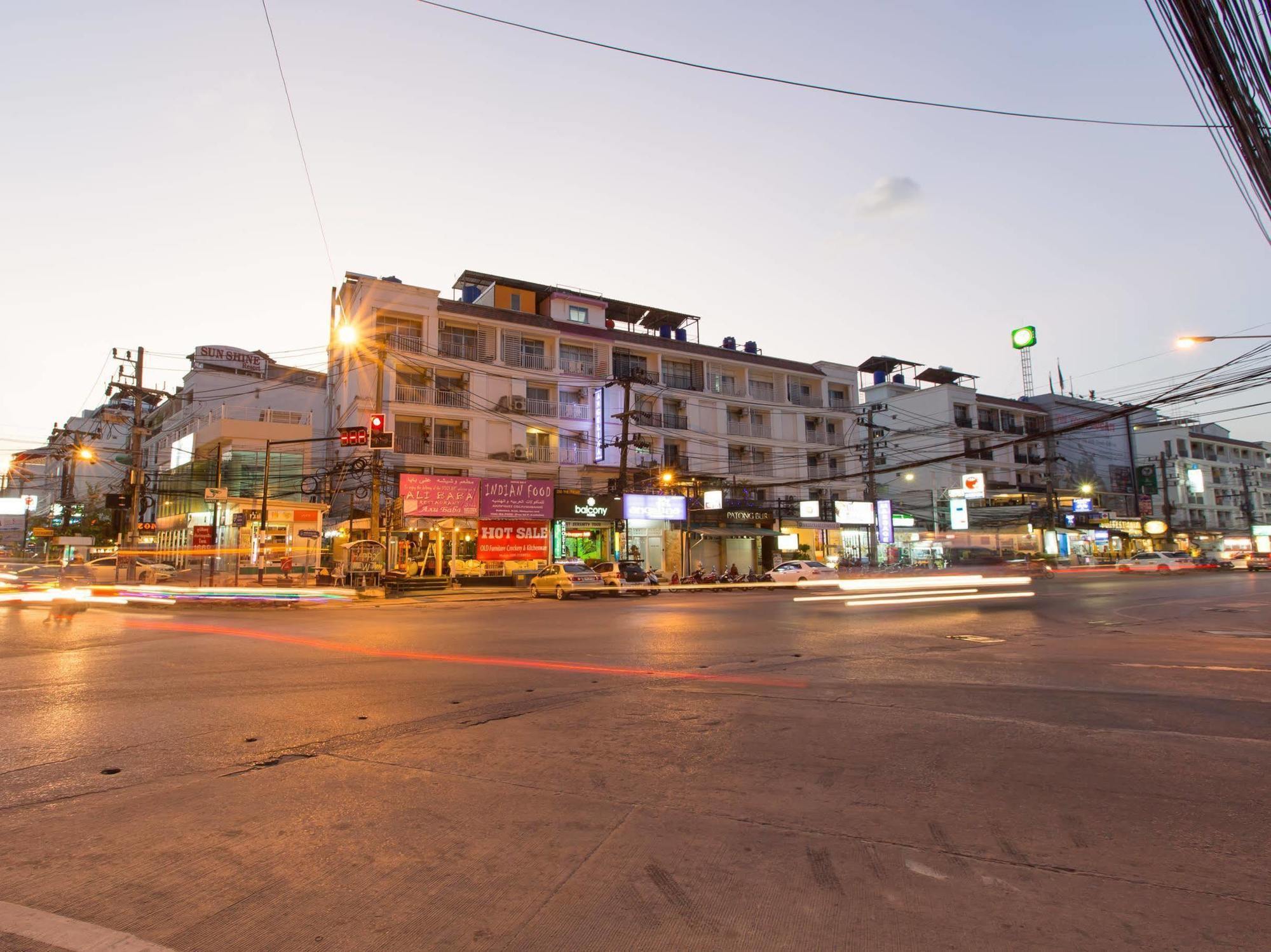 Patong Buri Hotel Buitenkant foto