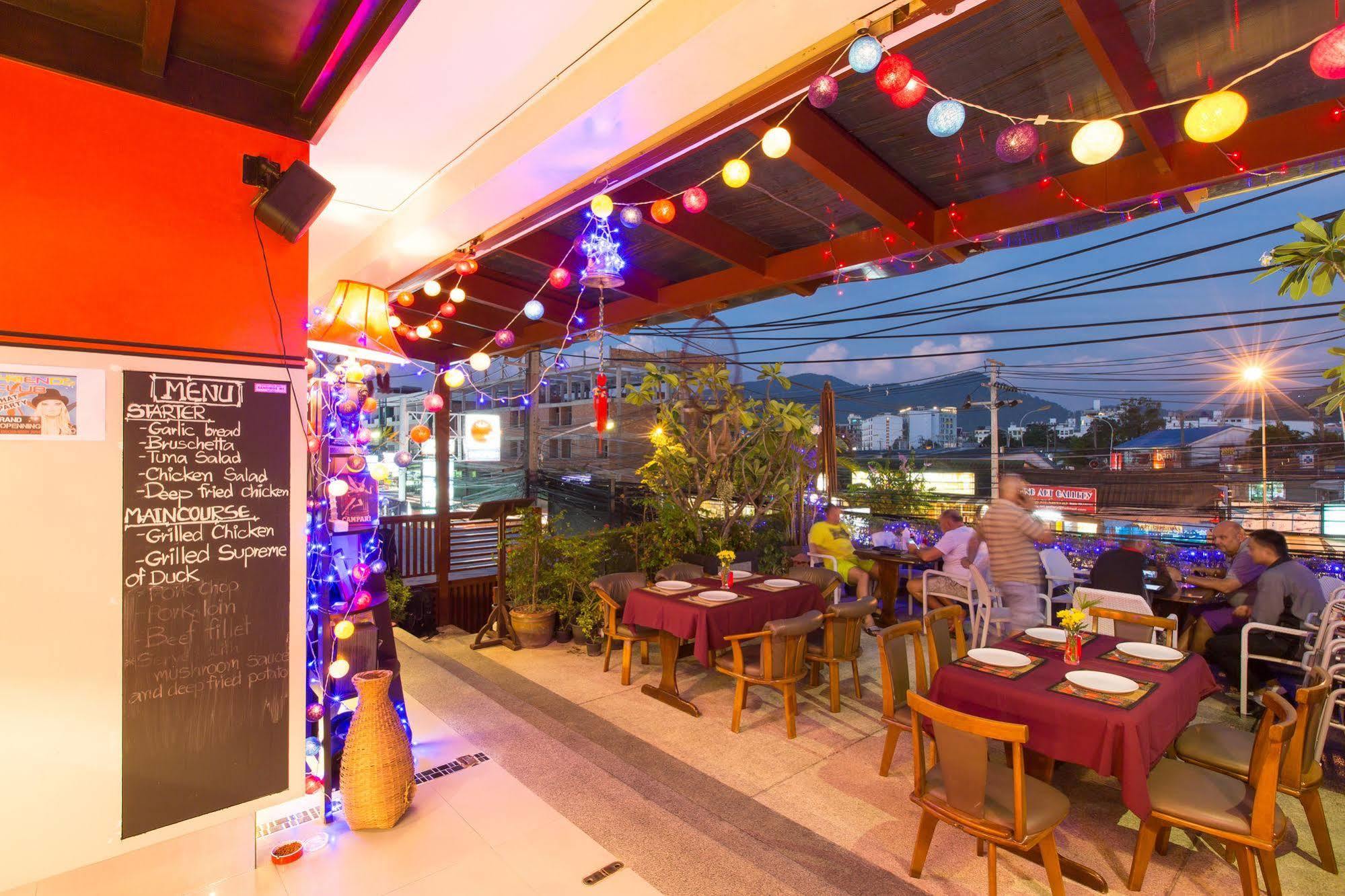 Patong Buri Hotel Buitenkant foto